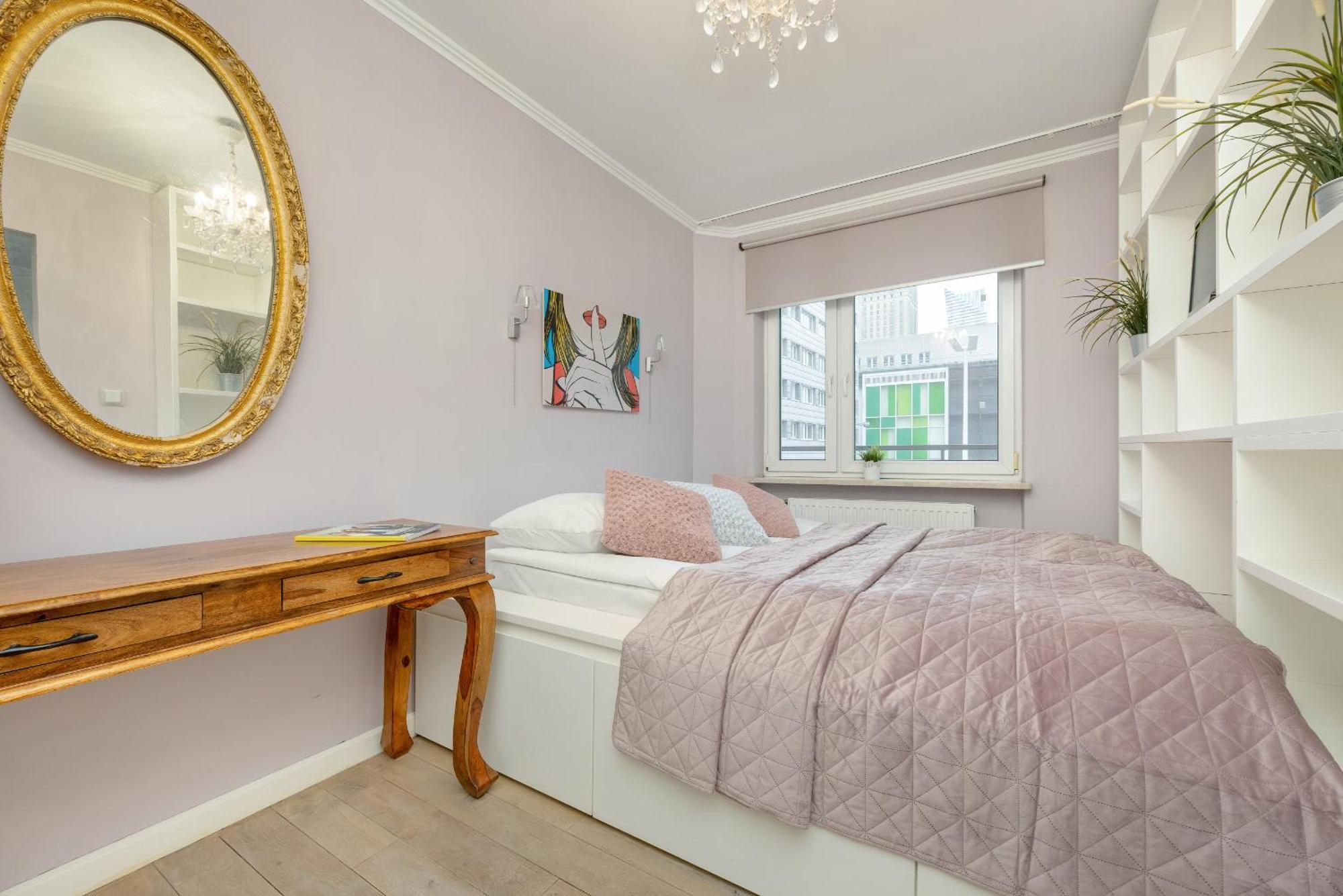 Apartament Near Metro Swietokrzyska By Renters Warszawa